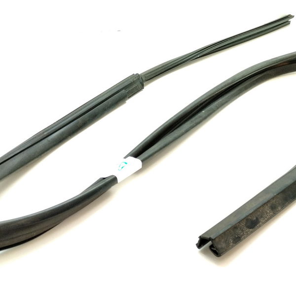 Guarnição Porta Dianteira Direita Toyota Hilux Sw4 2011