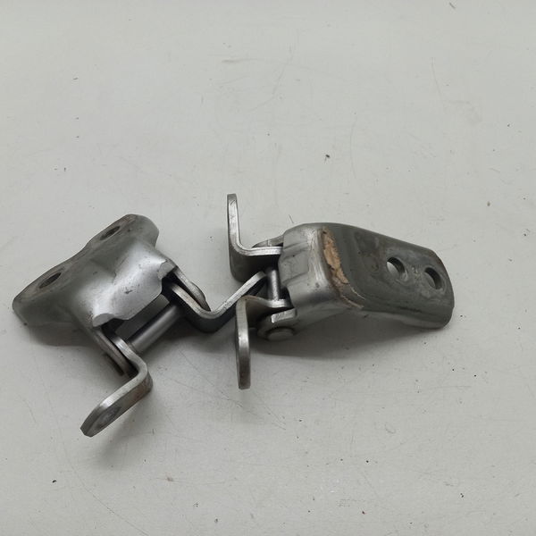 Dobradiça Porta Dianteira Direita  Hilux Sw4 Diesel 2011