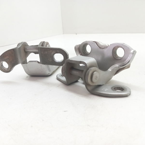 Dobradiça Porta Traseira Esquerda Hilux Sw4 Diesel 2011