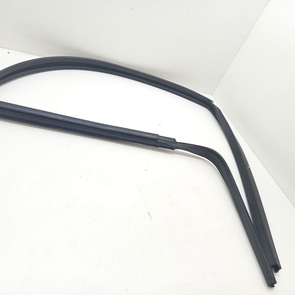 Guarnição Porta Dianteira Esquerda Hilux Sw4 Diesel 2011