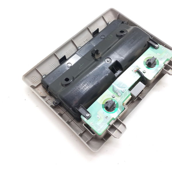 Luz Cortesia Teto Porta Oculo Hilux Srv 3.0 Diesel 2015