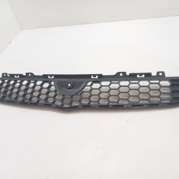 Grade Superior Parachoque Fiat Siena El 2011