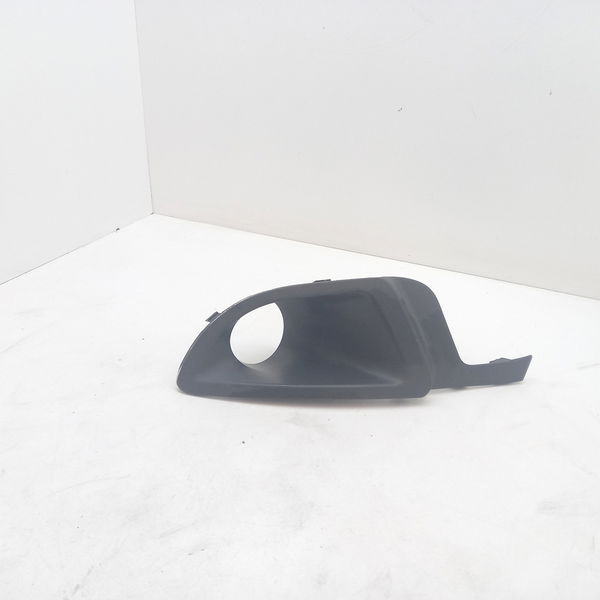 Moldura Farol De Milha Lateral Esquerda Fiat Siena El 2011