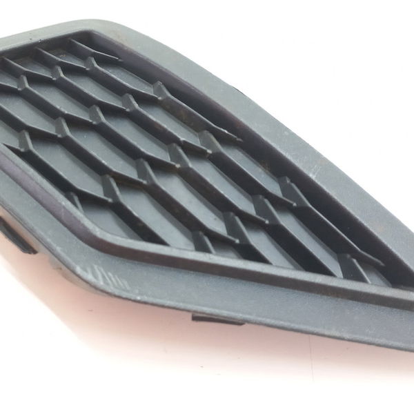 Moldura Farol De Milha Direito Vw Voyage 1.6 2021