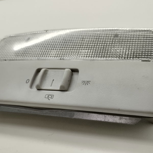 Luz Cortesia Do Teto Volkswagen Voyage 1.6 2021