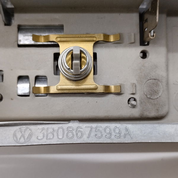 Luz Cortesia Do Teto Volkswagen Voyage 1.6 2021