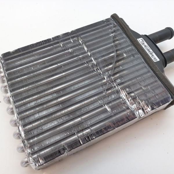 Radiador De Ar Quente Com Detalhe Vw Voyage 1.6 2021