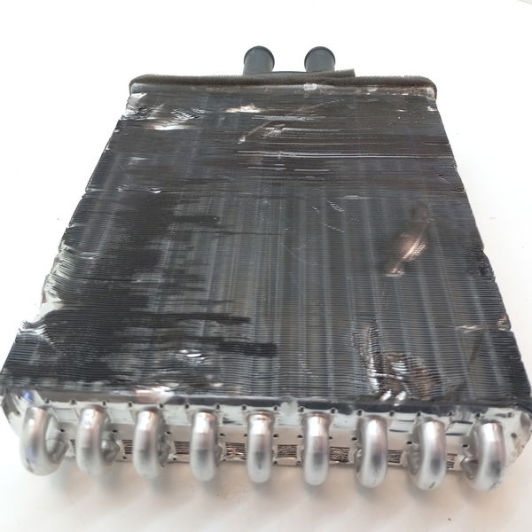 Radiador De Ar Quente Com Detalhe Vw Voyage 1.6 2021