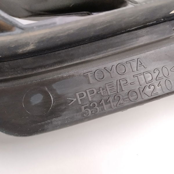 Grade Inferior Dianteiro Com Detalhe Hilux Sw4 2020