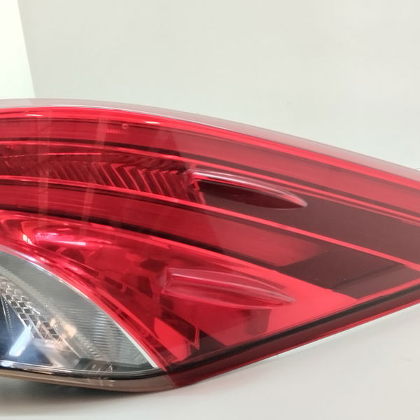 Lanterna Traseira Direita Com Detalhe Hilux Sw4 2021