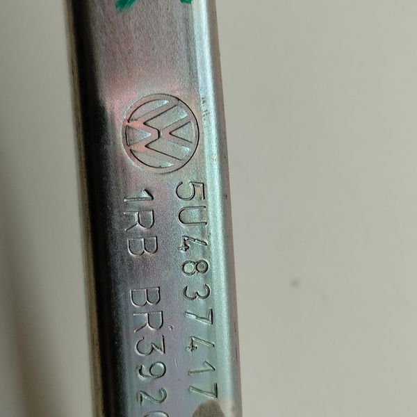 Guia Do Vidro Dianteiro Esquerdo Volkswagen Voyage 1.6 2021