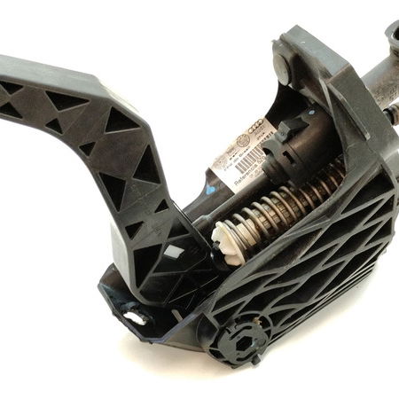 Pedal Da Embreagem Volkswagen Voyage 1.6 2021