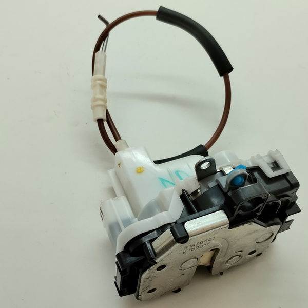 Fechadura Porta Dianteira Direita Siena Essence 1.6 2018
