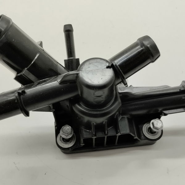 Carcaça Da Valvula Termostatica Chevolet Tracker 2021