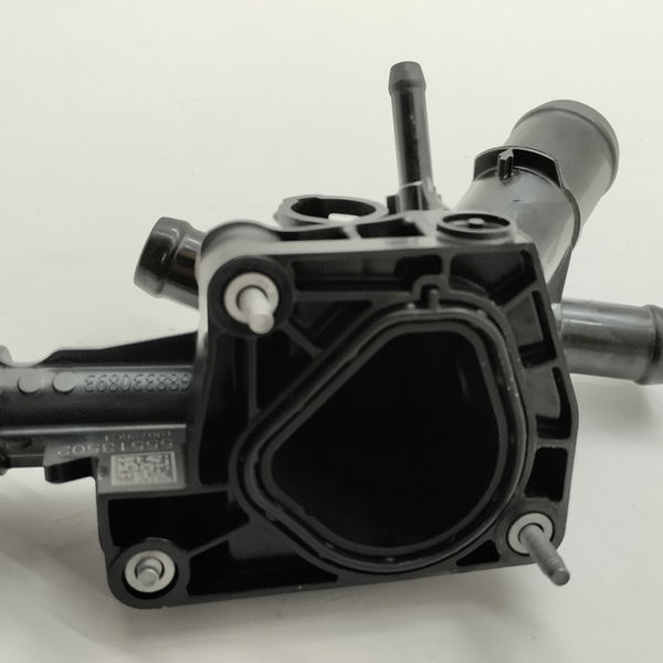 Carcaça Da Valvula Termostatica Chevolet Tracker 2021