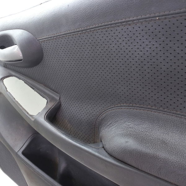 Forro Porta Dianteira Direita Fiat Stilo 1.8 2010