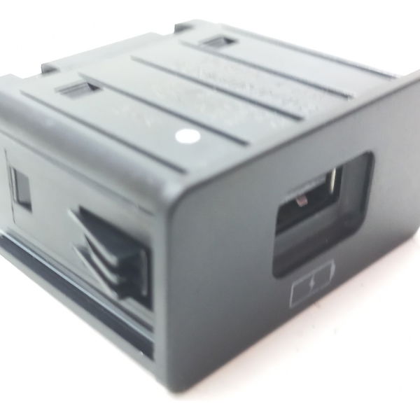 Entrada Usb Console Chery Tiggo 5x 2023