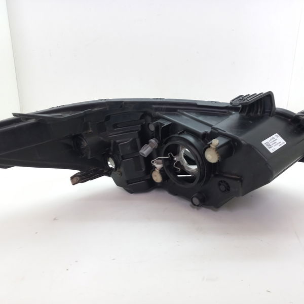 Farol Lado Esquerdo Com Detalhe Chevrolet Onix 2019