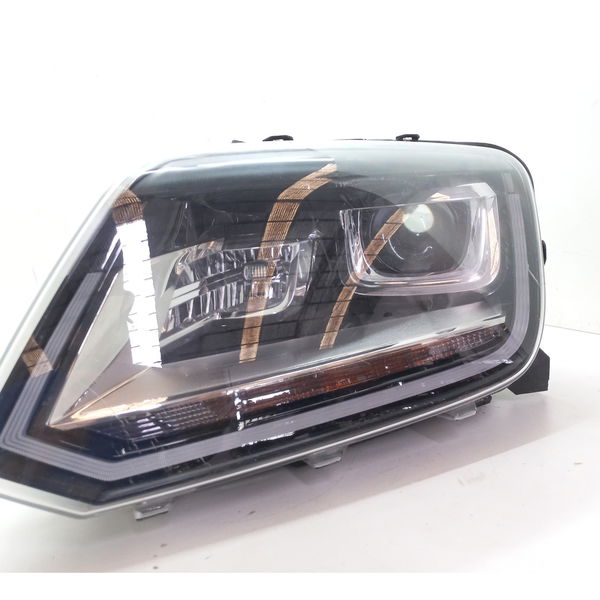 Farol Lado Esquerdo Com Detalhe Vw Amarok 2018 Usado