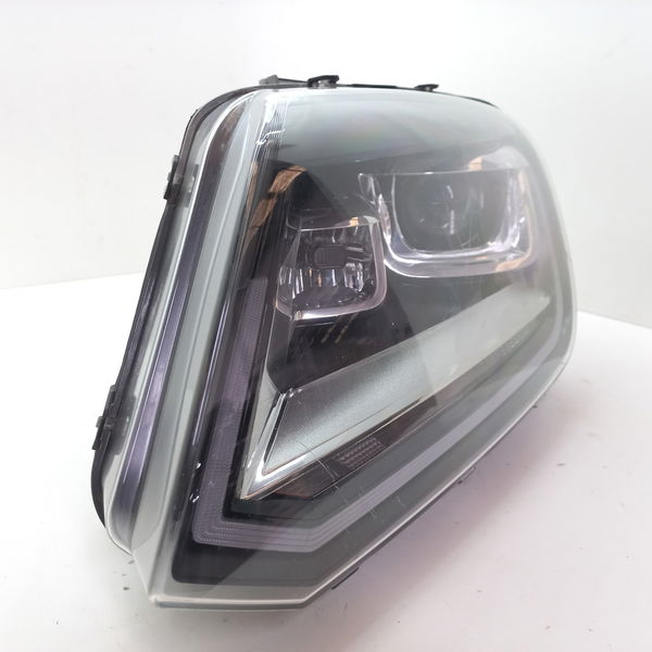 Farol Lado Esquerdo Com Detalhe Vw Amarok 2018 Usado