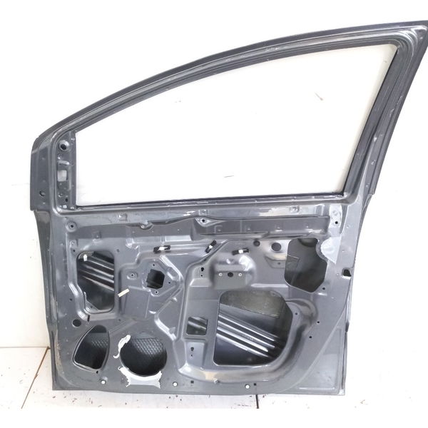 Porta Dianteira Direita Detalhe Recuperar Vw Fox 1.6 2018