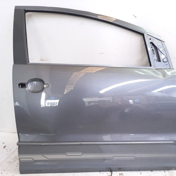 Porta Dianteira Direita Detalhe Recuperar Vw Fox 1.6 2018