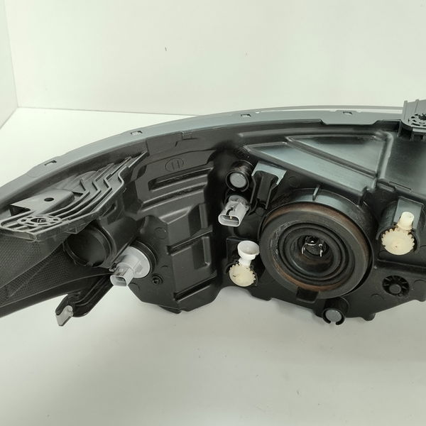 Farol Lado Esquerdo Chevrolet Onix Lt 1.4 2018