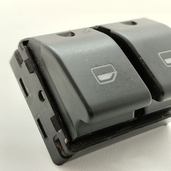 Botão Comando Vidro Dianteiro Vw Fox Connect 1.6 2018