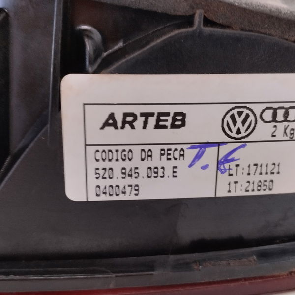 Lanterna Da Tampa Traseira Esquerda Vw Fox Connect 1.6 2018