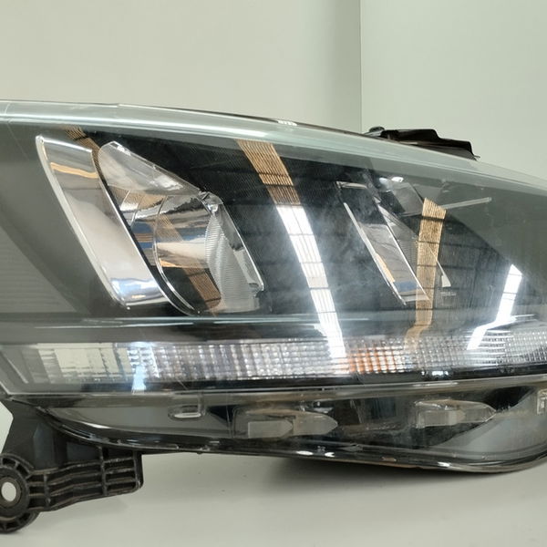 Farol Direito Volkswagen Fox Connect 1.6 2018