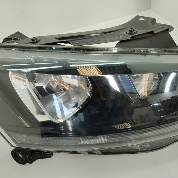 Farol Direito Volkswagen Fox Connect 1.6 2018