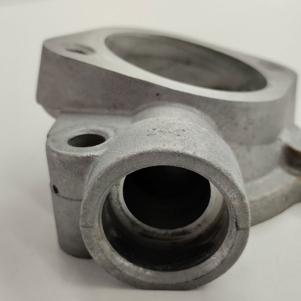 Flange Valvula Termostatica Hyundai Hr 2.5 Diesel 2014