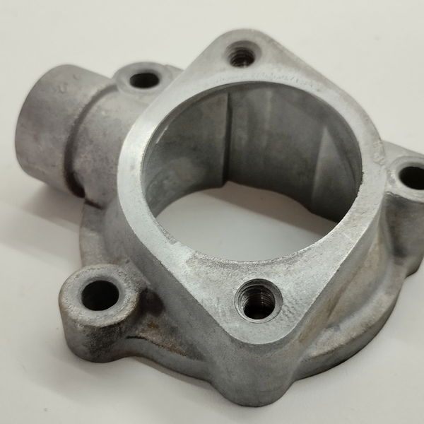 Flange Valvula Termostatica Hyundai Hr 2.5 Diesel 2014