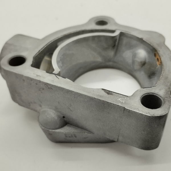 Flange Valvula Termostatica Hyundai Hr 2.5 Diesel 2014