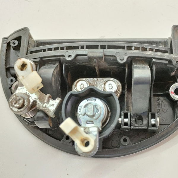 Maçaneta Externa Esquerda Hyundai Hr 2.5 Diesel 2014