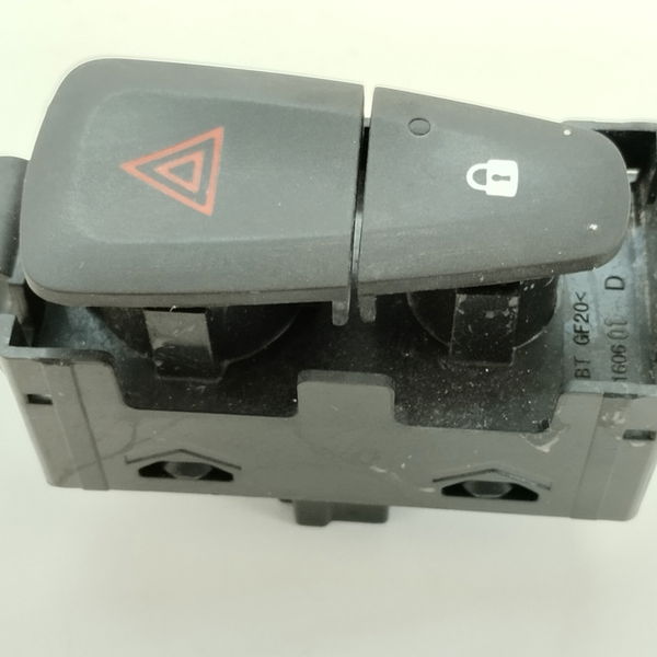 Botão Do Alerta Renault Logan Life 1.0 2021