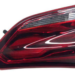Lanterna Da Tampa Traseira Esquerda Chevrolet Tracker 2021