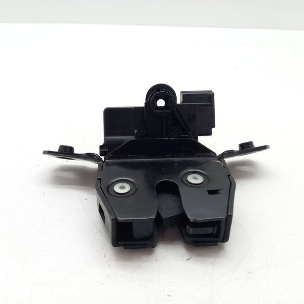 Fechadura Do Porta Mala Chevrolet Tracker 2021
