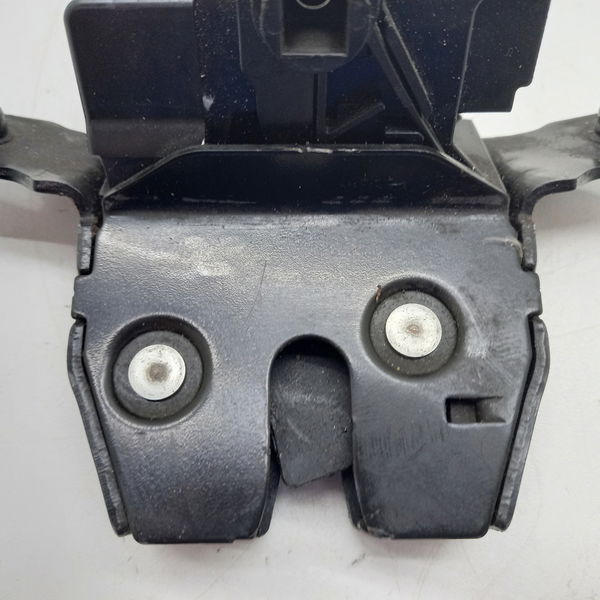 Fechadura Do Porta Mala Chevrolet Tracker 2021