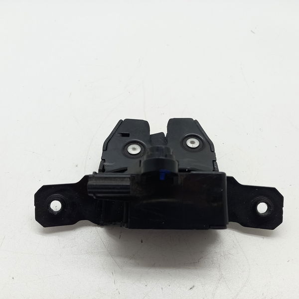 Fechadura Do Porta Mala Chevrolet Tracker 2021