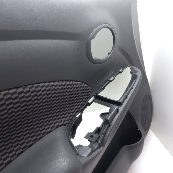 Forro De Porta Dianteira Esquerda Nissan Versa S 1.6 2017