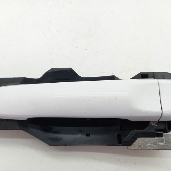 Maçaneta Externa Dianteira Direita Nissan Versa 1.6 2017