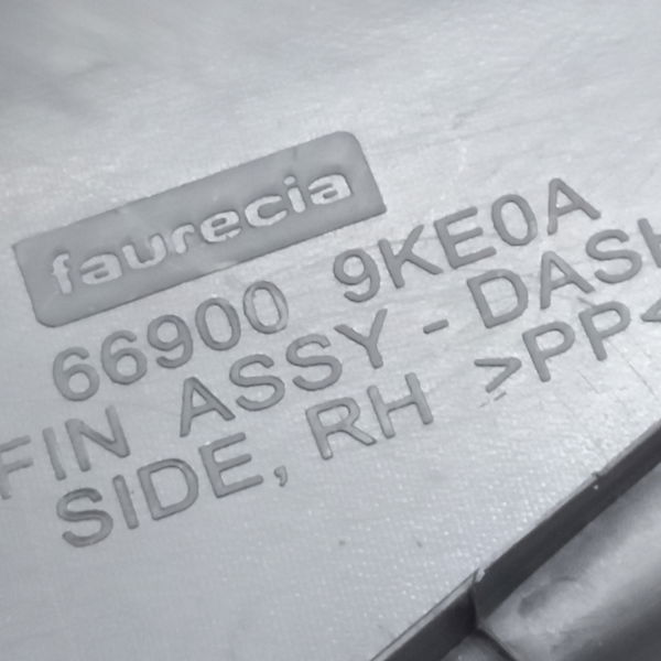Acabamento Soleira Dianteira Direita Nissan Versa S 1.6 2017