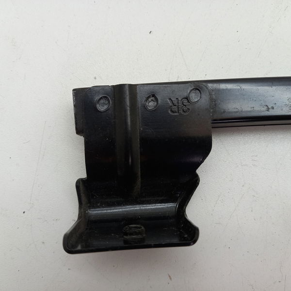 Guia Do Vidro Dianteiro Direito Nissan Versa S 1.6 2017