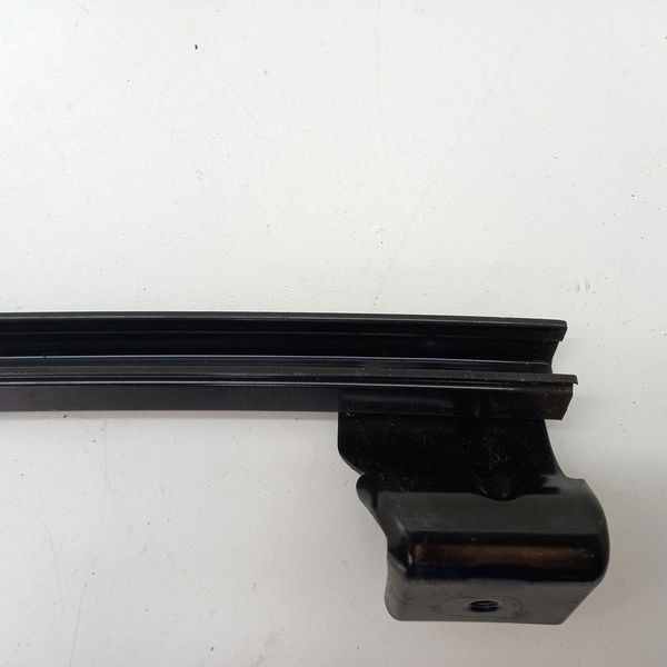 Guia Do Vidro Dianteiro Direito Nissan Versa S 1.6 2017