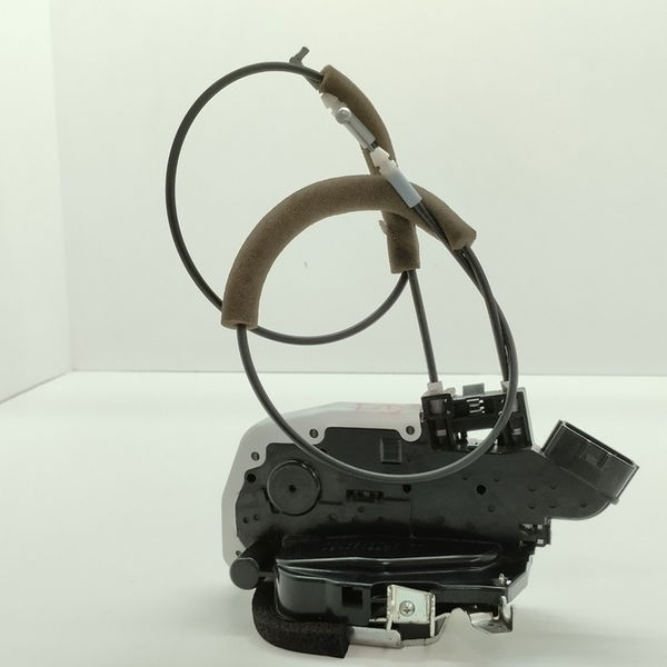 Fechadura Porta Dianteira Direita Nissan Versa S 1.6 2017
