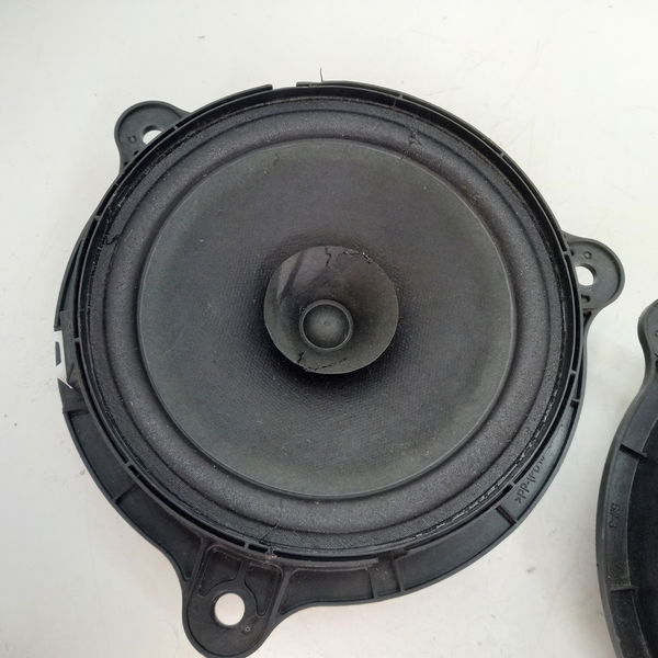 Par Alto Falante Nisan Versa S 1.6 2017