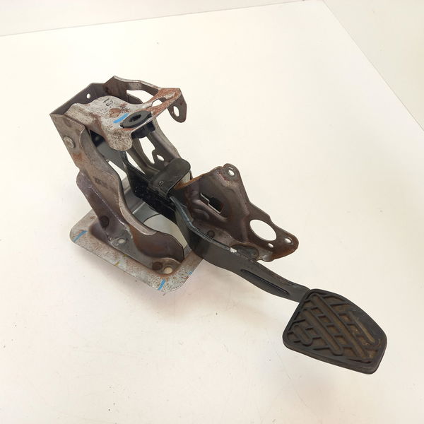 Pedal Do Frio Nissan Versa S 1.6 2017