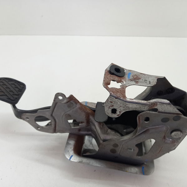Pedal Do Frio Nissan Versa S 1.6 2017