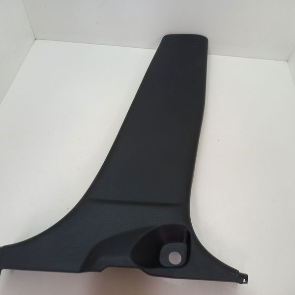 Acabamento Coluna Central Esquerda Nissan Versa S 1.6 2017